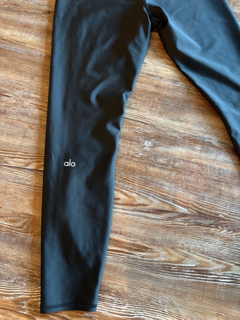ALO yoga black compression leggings Medium - Picture 2 of 3